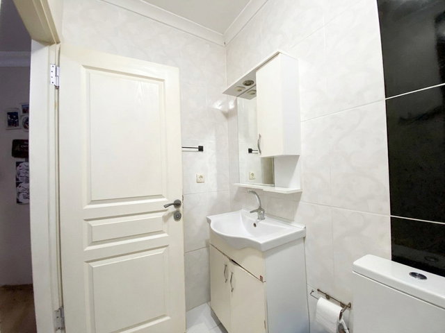 ATAŞEHİR ESATPAŞA GÜLMERCAN SOKAKTA SATILIK 2+1 DAİRE