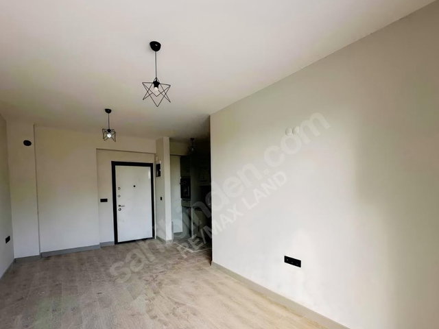 UYSAL CENTRODA 1+1 CADDE CEPHELİ KİRALIK DAİRE