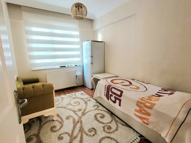 NURAN KARABAŞ ÇEKMEKÖY PARADISE CITY 4+1 HAVUZ CEPHE KIRALIK
