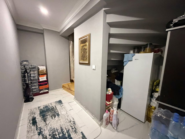 REMAX MYRADAN BAŞİSKELEDE HAVUZLU SİTEDE ARAKAT 3+1 SIFIR DAİRE