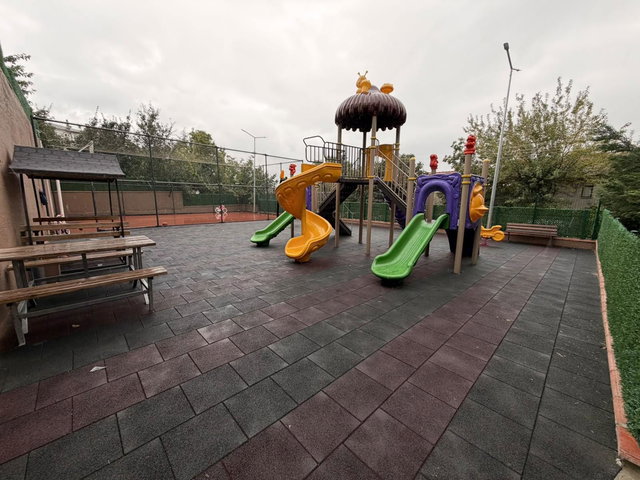 REMAX MYRADAN BAŞİSKELEDE HAVUZLU SİTEDE ARAKAT 3+1 SIFIR DAİRE