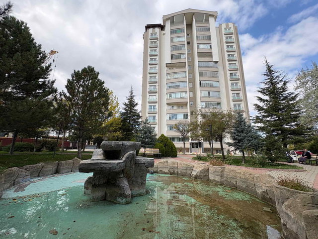 MAMAK DURALIALIÇ ATIK 1 SITESI E.BANYOLU SITE SATILIK UYGUN 3+1 DAIRE