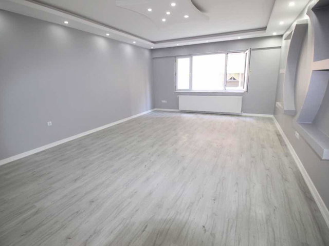 REMAX MAHALDEN SGK VE BEYGAH PAZARI YANI METROBÜSE 10.DAK.3+1 KİRALIK