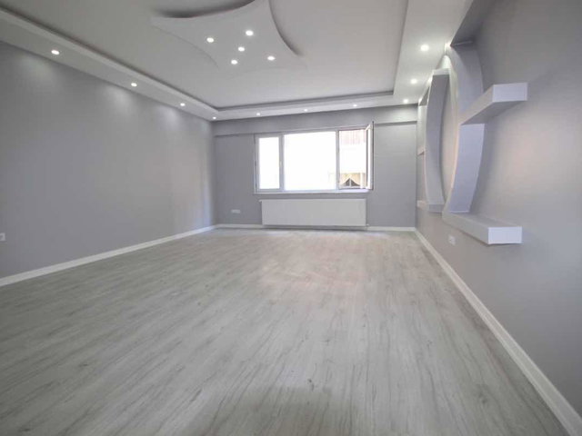 REMAX MAHALDEN SGK VE BEYGAH PAZARI YANI METROBÜSE 10.DAK.3+1 KİRALIK