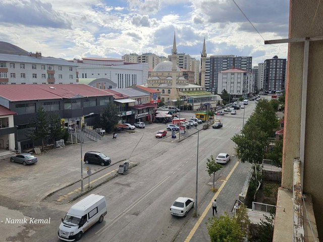REMAX İLKE'DEN YILDIZKENT'TE 3+1 SATILIK DAİRE