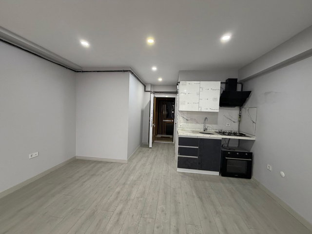 KAĞITHANE MERKEZ’DE METRONUN KARŞISINDA KİRALIK OFİS / DAİRE
