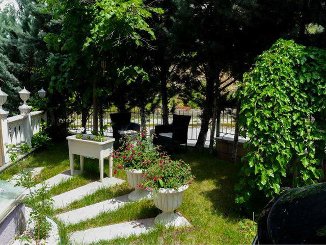ÇAYYOLU KORU MAHALLESI’NDE ŞEÇKINLER SİTESİNDE SATILIK KÖŞE VILLA