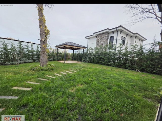REMAX ANKA 'DAN BAHÇELİ YAŞAM KONAKLARI KİRALIK 4+1 VİLLA