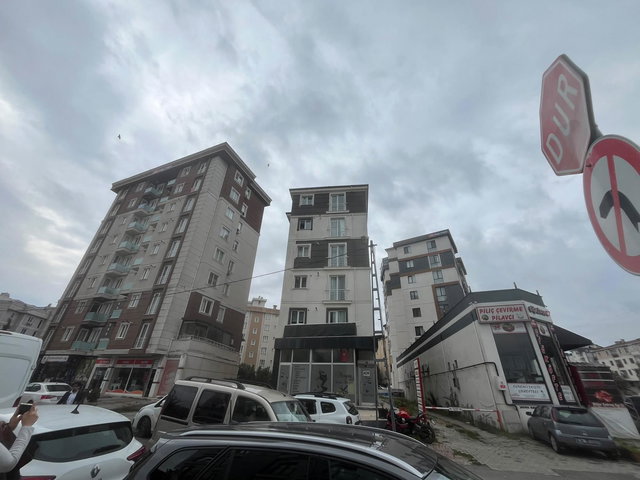KURTKÖYDE HARİKA LOKASYONDA, ASANSÖRLÜ & OTOPARKLI FIRSAT 1+1