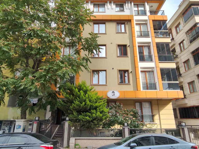 REMAX PRO DAN BAHÇELİEVLER DEVLET HASTANESİ ARKA SOKAĞI EŞYALI 2+1 EBEVEYN BANYOLU