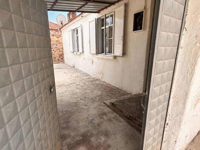 ÇANDARLI MERKEZDE, DENİZE 2 DAKİKA MESAFEDE, BAHÇELİ 2+1 MÜSTAKİL EV
