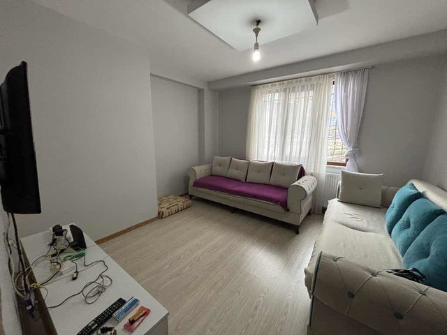 EYÜPSULTAN ŞEKERPARE SOKAK’TA ÖN CEPHE, KİRACILI 1+1 SATILIK DAİRE