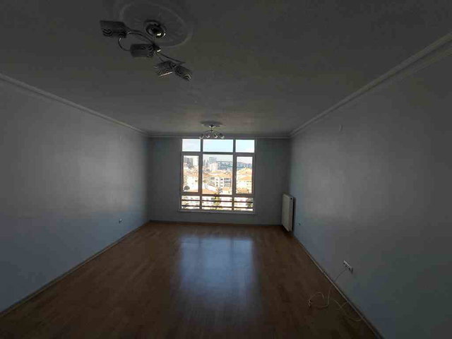 KEÇİÖREN’DE SİTE İÇİNDE 3+1 | 138 M² BRÜT | 9. KAT | MERKEZİ ISITMA (PAY ÖLÇER)