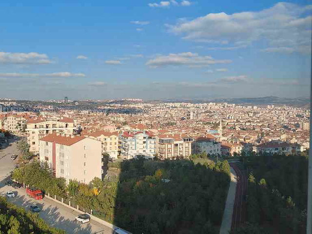 KEÇİÖREN’DE SİTE İÇİNDE 3+1 | 138 M² BRÜT | 9. KAT | MERKEZİ ISITMA (PAY ÖLÇER)