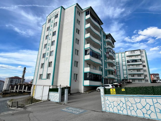 REMAX İLKE'DEN HİLALKENT'TE 3+1 SATILIK LÜKS DAİRE