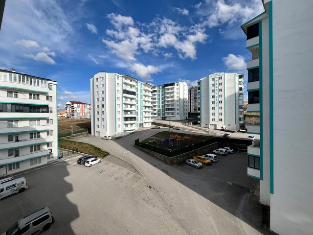 REMAX İLKE'DEN HİLALKENT'TE 3+1 SATILIK LÜKS DAİRE