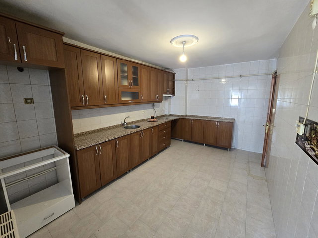 BUCA BARIŞ MAH VERGİDAİRESİ YAKINI 3+1 160 DOĞALGAZLI SATILIK DAİRE