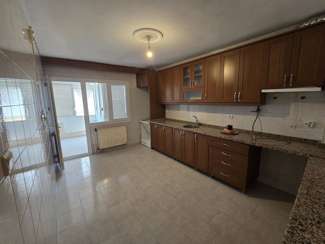 BUCA BARIŞ MAH VERGİDAİRESİ YAKINI 3+1 160 DOĞALGAZLI SATILIK DAİRE