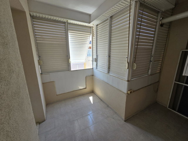 BUCA BARIŞ MAH VERGİDAİRESİ YAKINI 3+1 160 DOĞALGAZLI SATILIK DAİRE