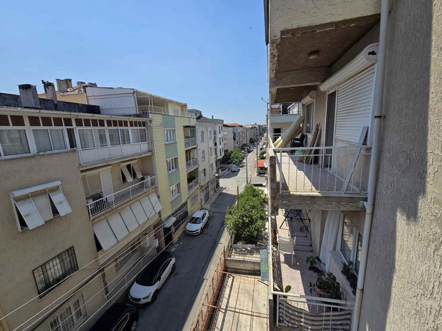 BUCA BARIŞ MAH VERGİDAİRESİ YAKINI 3+1 160 DOĞALGAZLI SATILIK DAİRE