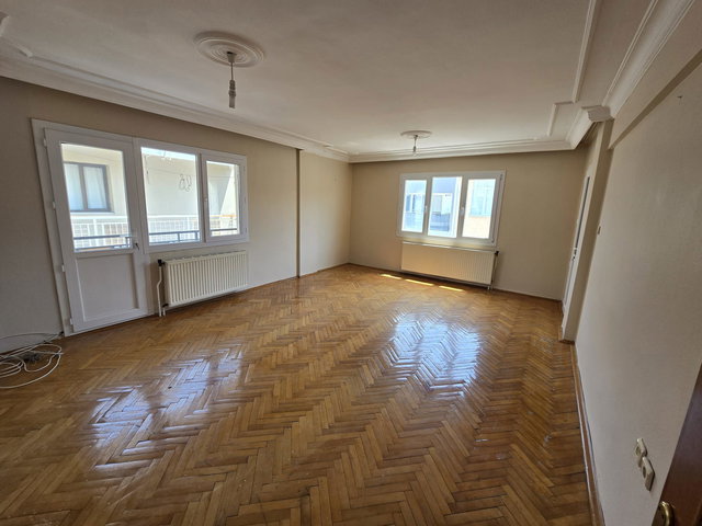 BUCA BARIŞ MAH VERGİDAİRESİ YAKINI 3+1 160 DOĞALGAZLI SATILIK DAİRE