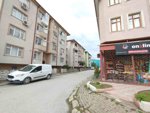 MİTHATPAŞA MAH.  İÇİ  YENİ YAPILI YERDEN ISITMALI KİLERLİ GARAJLI  3+1 DAİRE