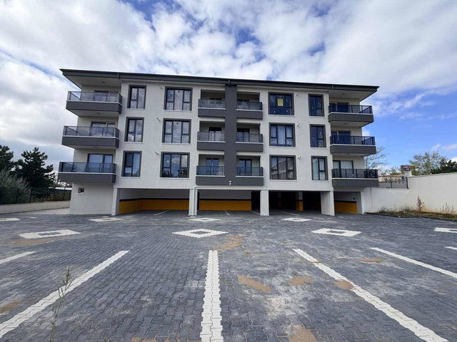 İNCEK TAŞPINAR BULVARA YÜRÜME MASAFESİNDE KİRALIK 1+1 DAİRE