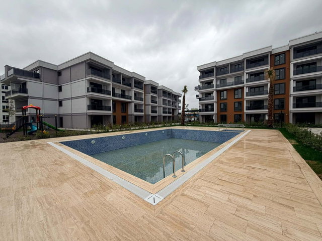 BAŞİSKELE 100.YIL PARLA SİTESİ 147 M2 EĞİMSİZ 2+1 DUBLEKS DAİRE