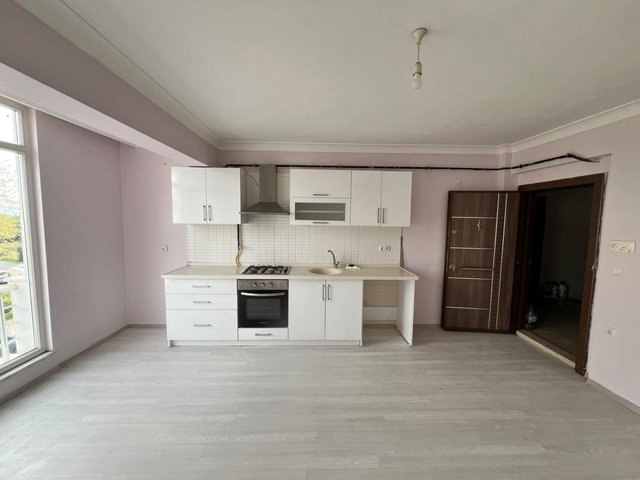 GÖLCÜK'TE MEDARA YÜRÜME MESAFESİ KİRALIK 1+1 ÇATI DUBLEKS DAİRE
