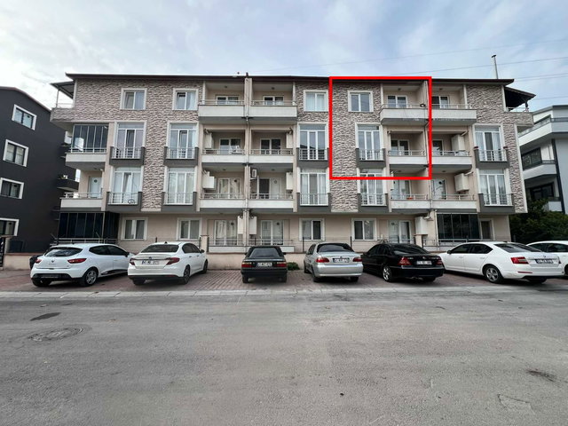 GÖLCÜK'TE MEDARA YÜRÜME MESAFESİ SATILIK 1+1 ÇATI DUBLEKS DAİRE
