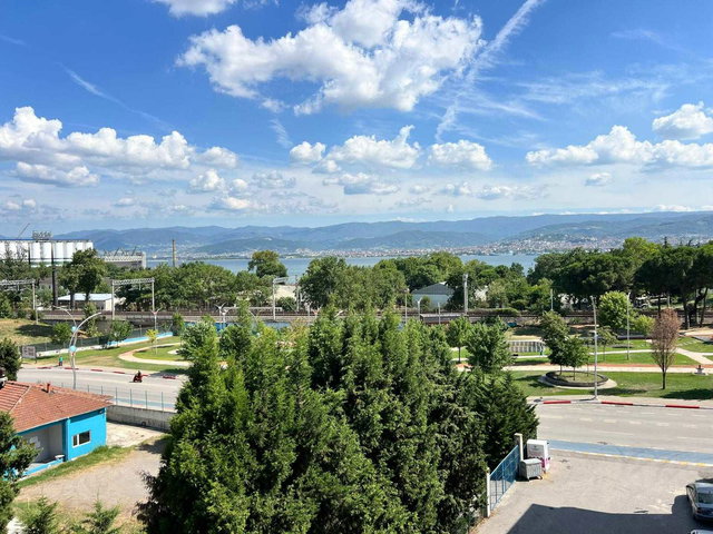 60 EVLER SAHİLDE SATILIK DENİZ MANZARALI 5+2 280 M2 DAİRE