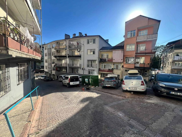 İZMİT ERENLERDE TEK TAPU SATILIK 2 ADET AYRI MUTFAK 1+1 DAİRE