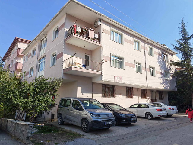 SİNCAN KAYMAKAMLIĞI KARŞISI 3+1 SATILIK DAİRE