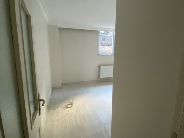 REMAX TOPRAK ESENYURT TALATPAŞA 2+1 KİRALIK TADİLATLI BAHCE KULLANIMLI DAİRE