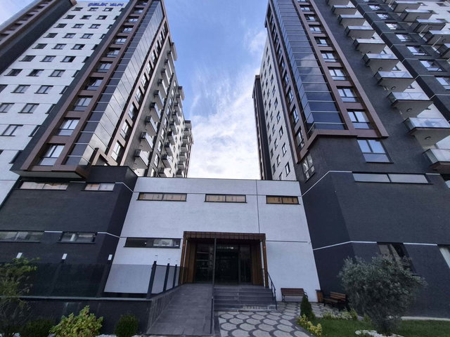 TUZLA AYDINLI MERKEZİ KONUMDA SATILIK 2+1 DAİRE