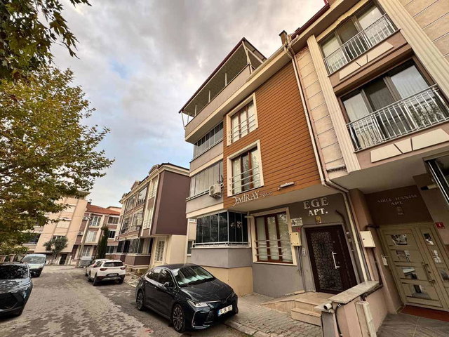 REMAX MID'DEN MALTEPE'DE ÖZEL OKULLAR BÖLGESINE YAKIN 30 M2 TERASLI 3+1 DUBLEKS DAIRE