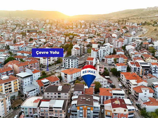 REMAX MID'DEN MALTEPE'DE ÖZEL OKULLAR BÖLGESINE YAKIN 30 M2 TERASLI 3+1 DUBLEKS DAIRE