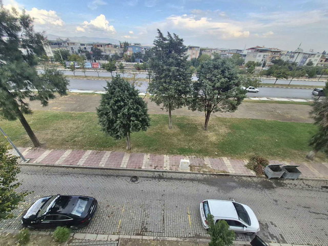 MANISA GÜZELYURT MH. ARAKAT CAM BALKONLU 3+1 KIRALIK DAIRE