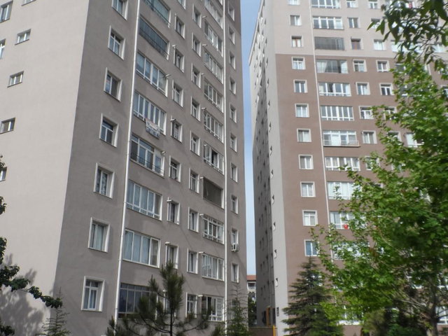 100. IŞÇI BLOKLARI ÇOK KATLILARDA ÜÇGEN ÇARŞI YANIBAŞI KIRALIK 2+1 ARA KAT