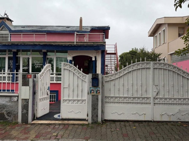 BÜYÜKÇEKMECE CUMHURİYET’TE MERKEZİ KONUMDA 411 M2 MÜSTAKİL VİLLA