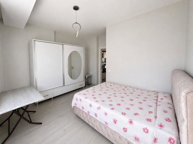 REMAX RİNA’DAN YENİŞEHİR’DE HAVUZLU SİTEDE  FULL EŞYALI 2+1