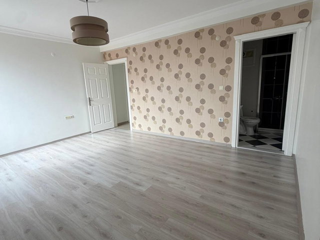 RE/MAX LAND'DAN ÇETIN EMEÇ BULVARI CADDE ÜZERI 3+1 SATILIK DAIRE