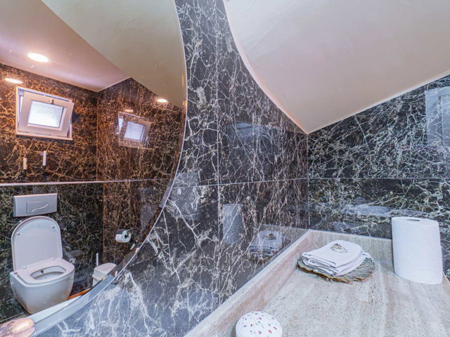 UNCALI MAH. BOĞAÇAYI KONUTLARI'NDA 4+2 290M2+ÇATI TERASLI DAİRE