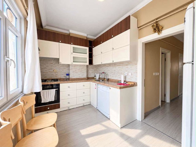 PENDİK KAVAKPINARDA İÇİ KOMPLE YENİLENMİŞ 3+1 SATILIK DAİRE
