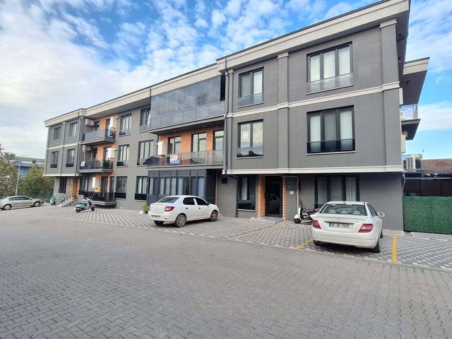 BAŞİSKELE'DE 3+1 EBEVEYN BANYOLU KİRALIK DAİRE