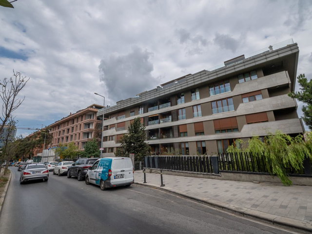 ETİLER’DE TERASLI 3+1 DUBLEKS EŞYALI KİRALIK DAİRE