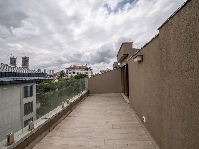 ETİLER’DE TERASLI 3+1 DUBLEKS EŞYALI KİRALIK DAİRE
