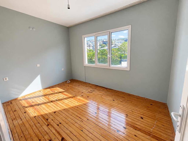 KUŞADASI’NDA SİTE İÇİNDE 3+1, 110 M² BRÜT, ÇİFT CEPHELİ, BALKONLU KİRALIK DAİRE