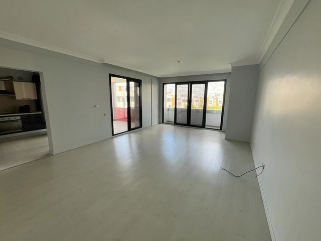 REMAX OYA DOĞAN SİNPAŞ LAGÜN 3+1 LILYUM TERAS BOŞ SATILIK DAİRE