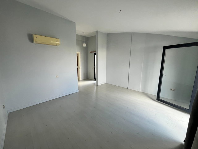 REMAX OYA DOĞAN SİNPAŞ LAGÜN 3+1 LILYUM TERAS BOŞ SATILIK DAİRE